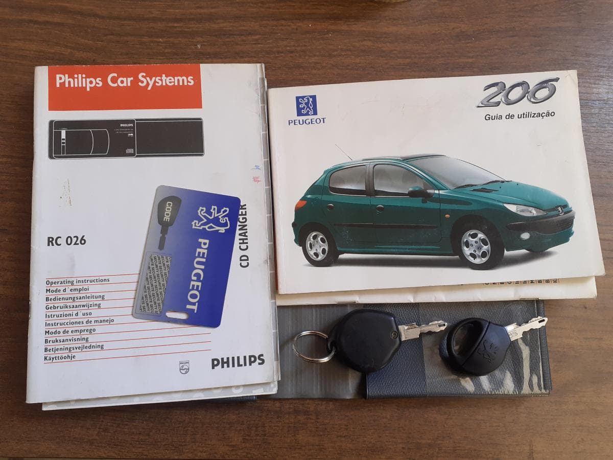 Peugeot 206 1.1 · Ano 1998 — imagem 23