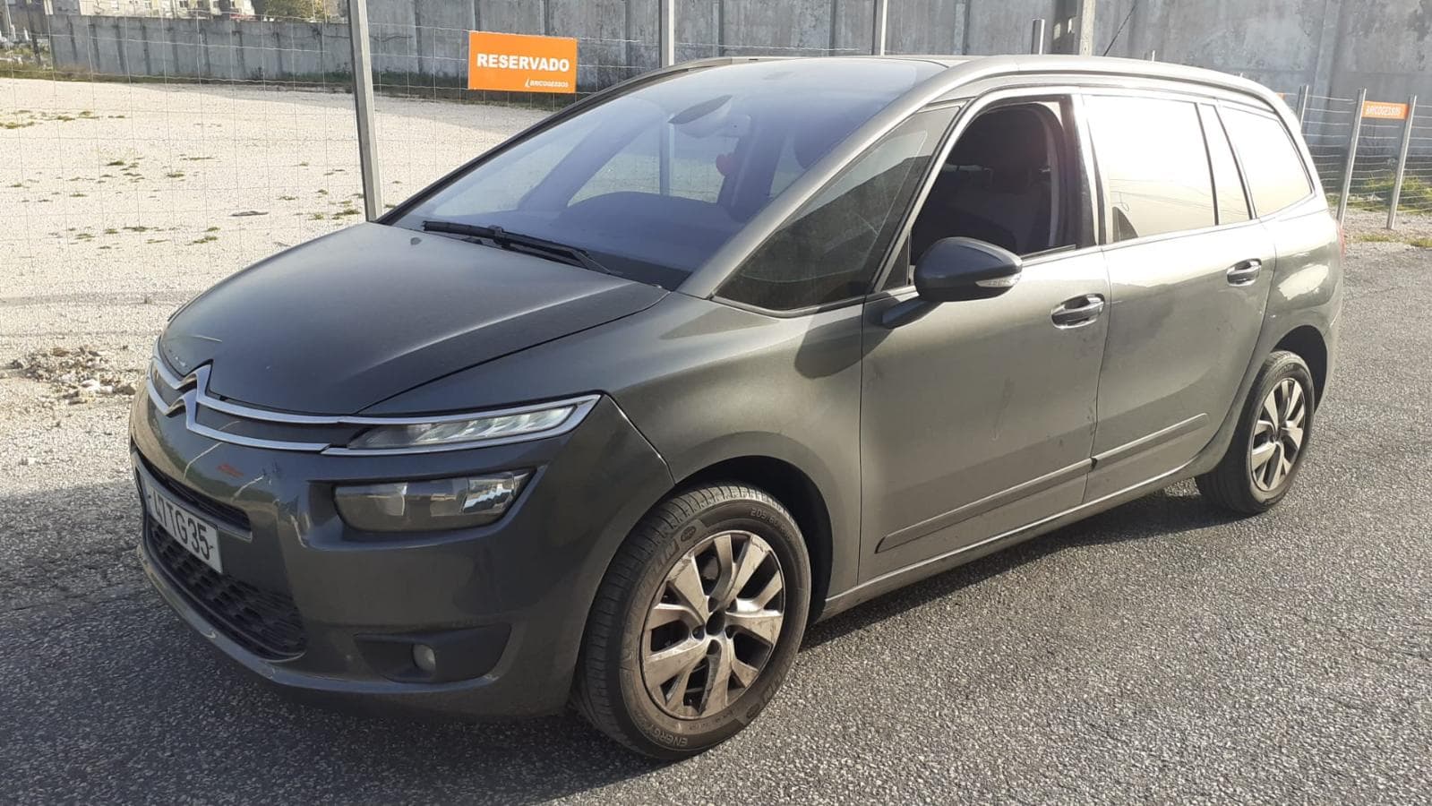 Citroën C4 Grand Picasso 1.6 Hdi · Ano 2014 — imagem 1