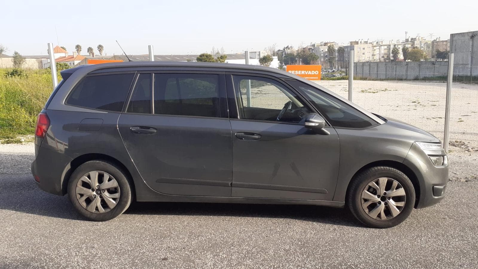 Citroën C4 Grand Picasso 1.6 Hdi · Ano 2014 — imagem 6