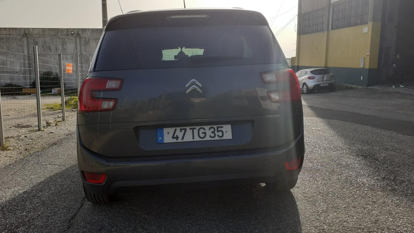 Citroën C4 Grand Picasso 1.6 Hdi · Ano 2014 — imagem 9