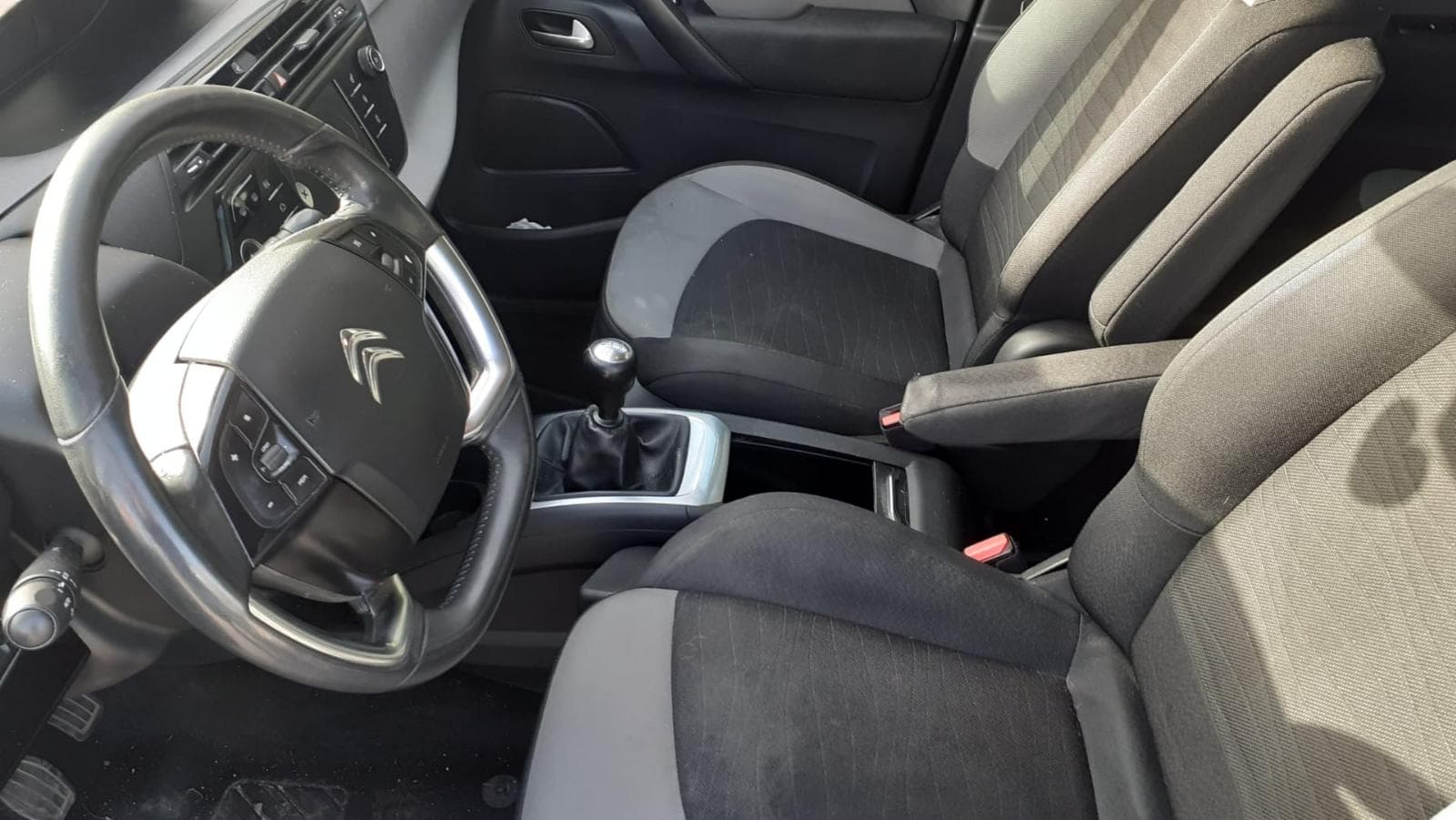 Citroën C4 Grand Picasso 1.6 Hdi · Ano 2014 — imagem 12