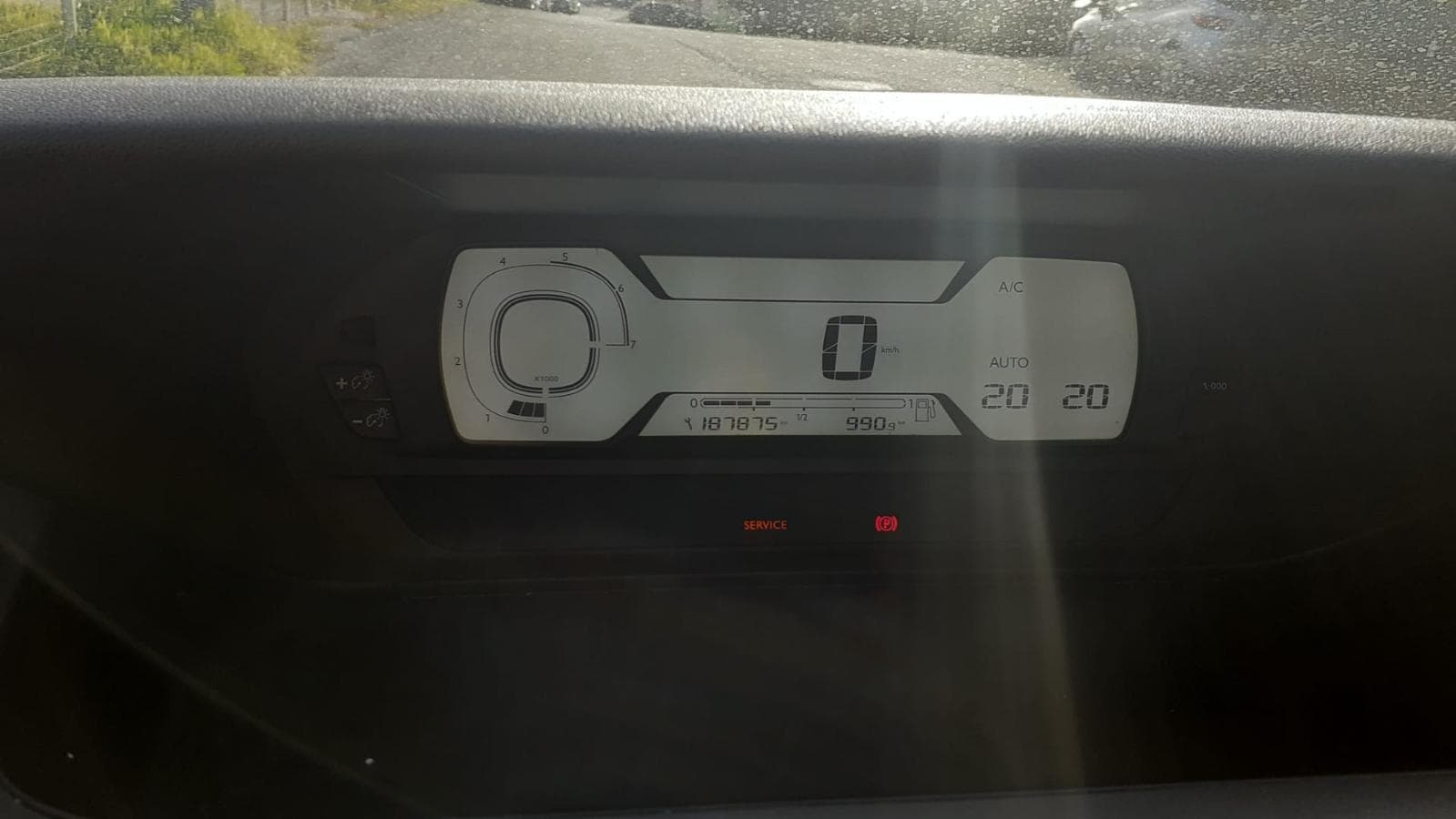 Citroën C4 Grand Picasso 1.6 Hdi · Ano 2014 — imagem 14