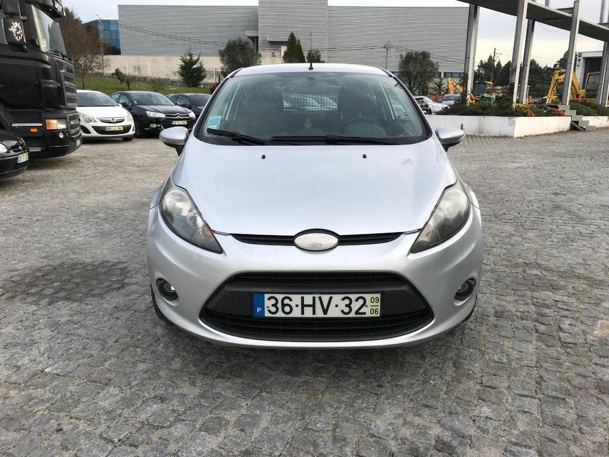 Ford Fiesta 1.4 TDCI · Ano 2009 — image 2