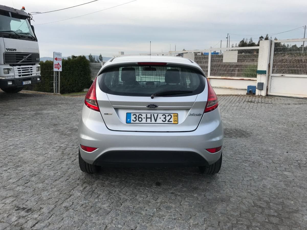 Ford Fiesta 1.4 TDCI · Ano 2009 — image 5