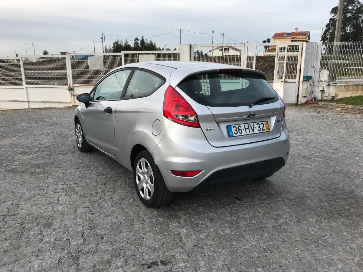 Ford Fiesta 1.4 TDCI · Ano 2009 — image 4