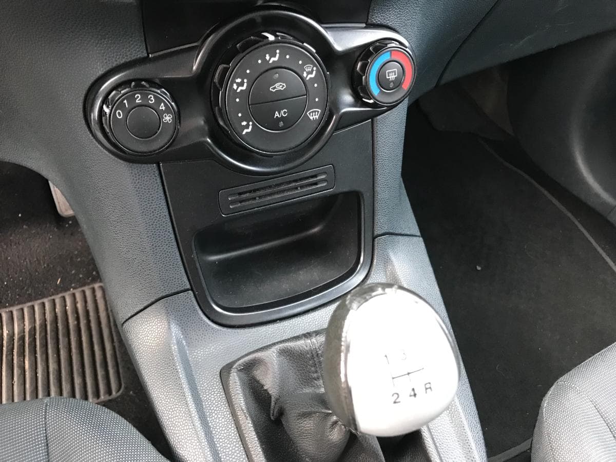 Ford Fiesta 1.4 TDCI · Ano 2009 — image 18