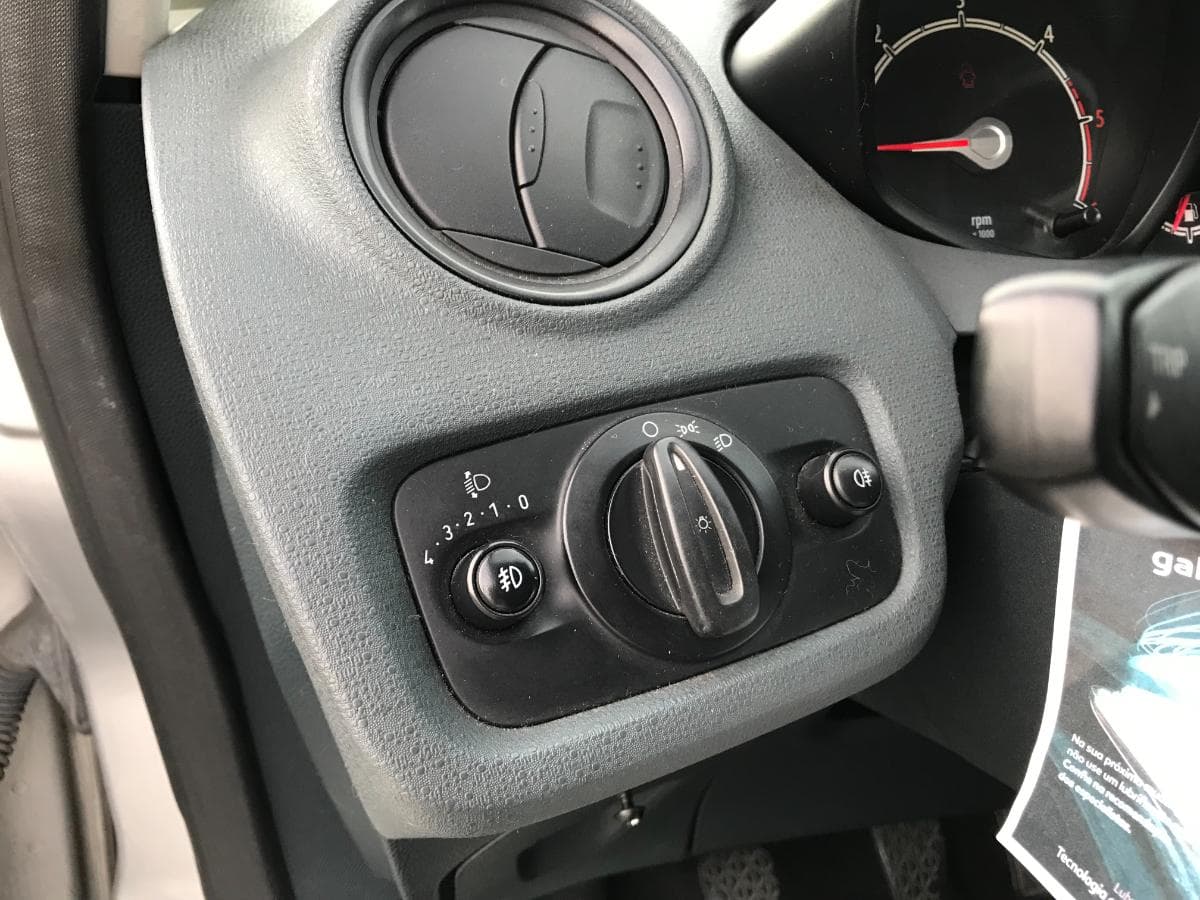 Ford Fiesta 1.4 TDCI · Ano 2009 — image 23