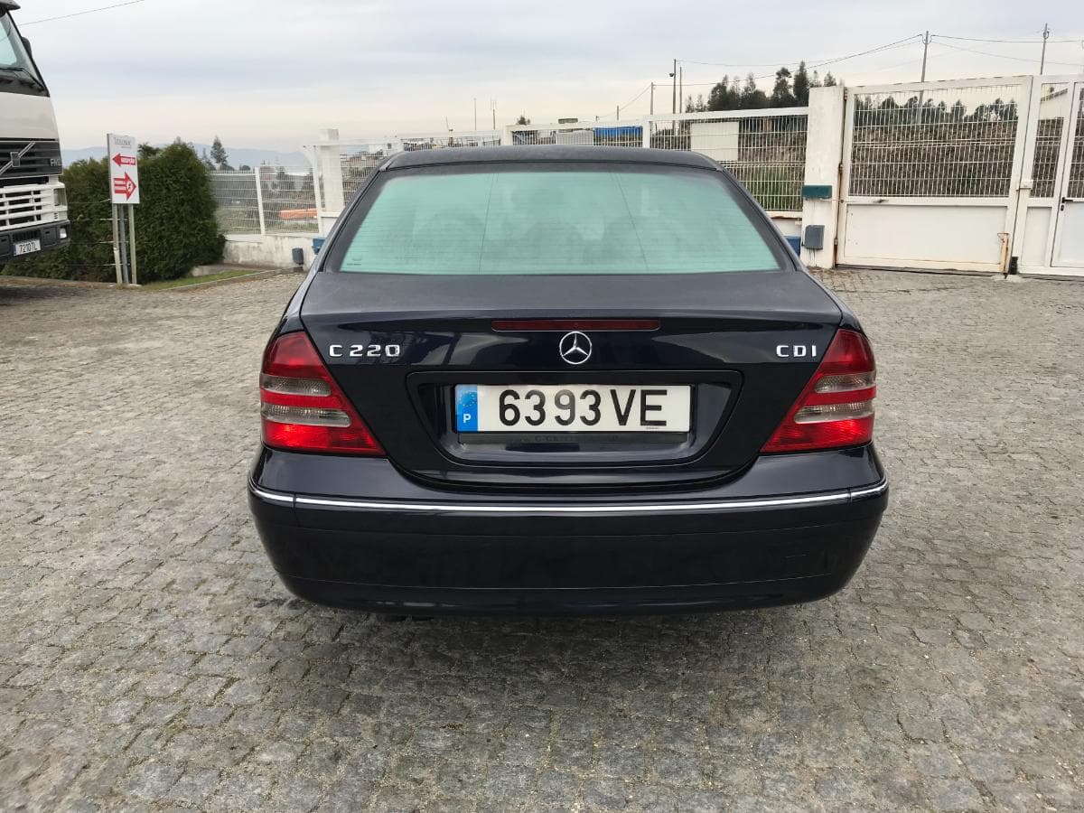 Mercedes-Benz C220 CDI · Ano 2003 — imagem 5