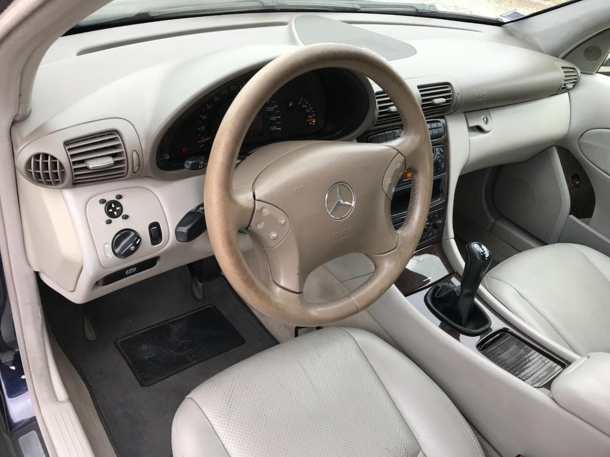Mercedes-Benz C220 CDI · Ano 2003 — imagem 16
