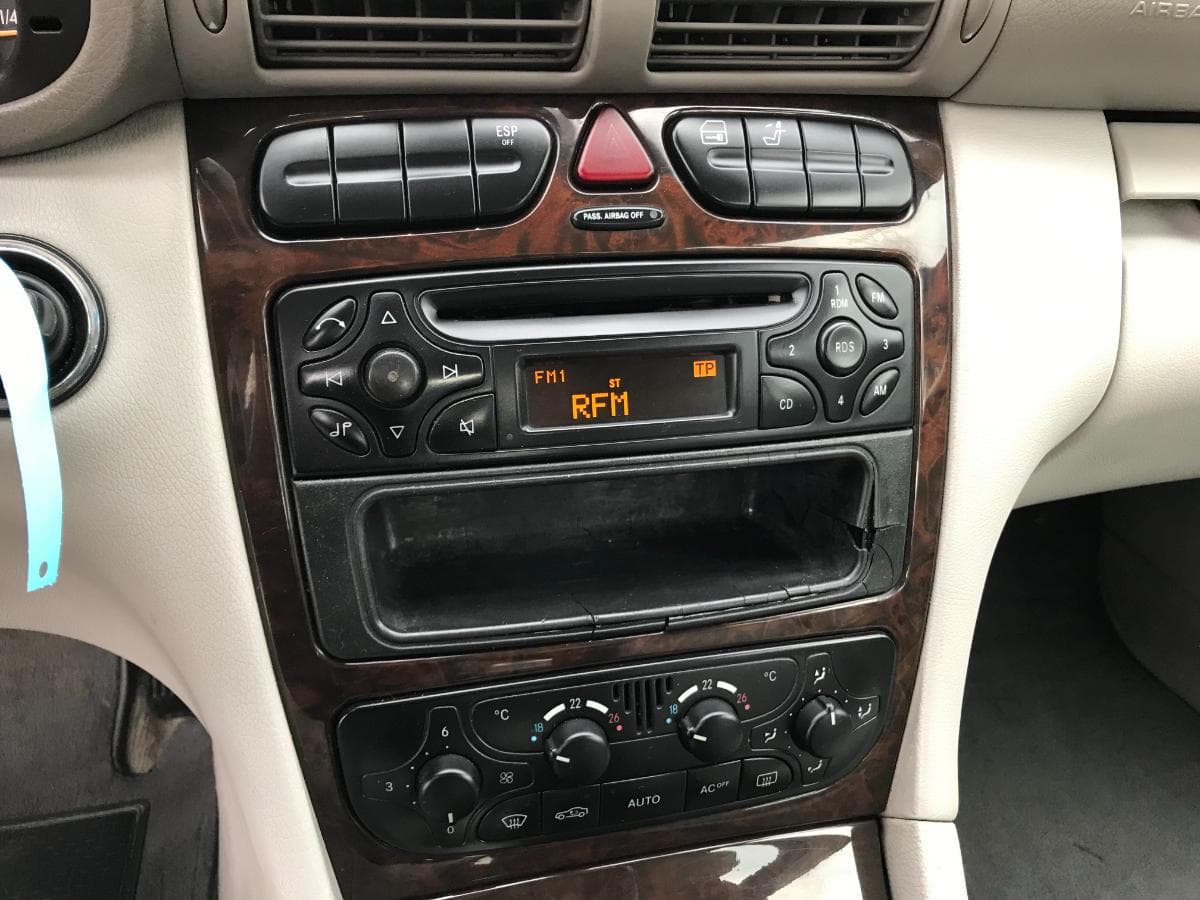Mercedes-Benz C220 CDI · Ano 2003 — imagem 20