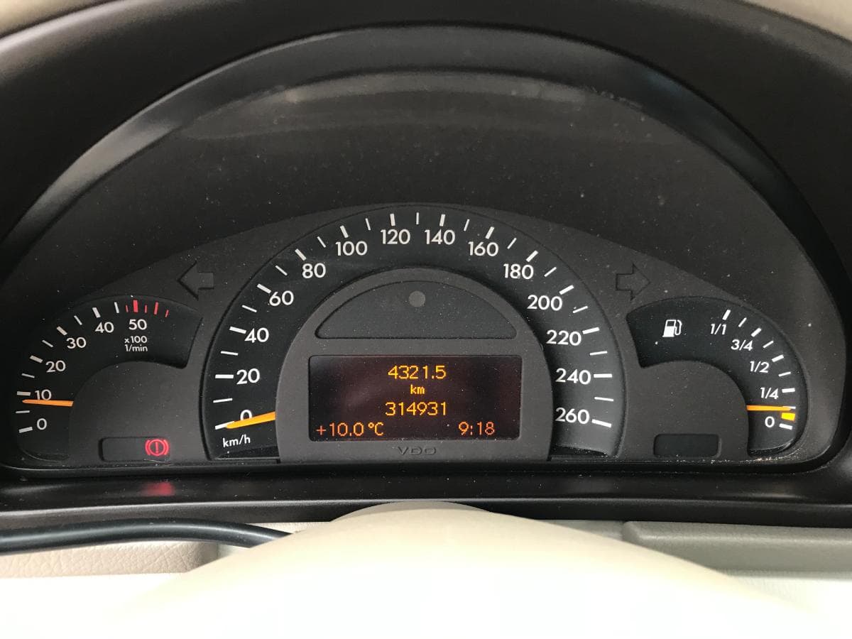 Mercedes-Benz C220 CDI · Ano 2003 — imagem 23