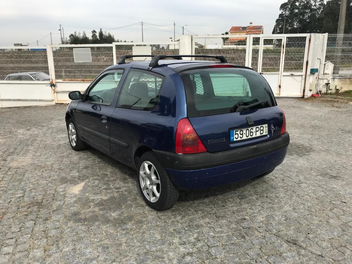 Renault Clio · Ano 2000 — imagen 10