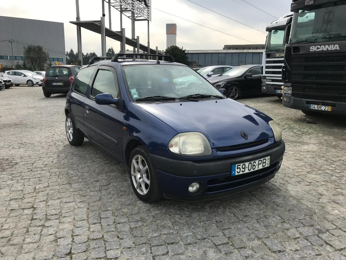 Renault Clio · Ano 2000 — imagen 1