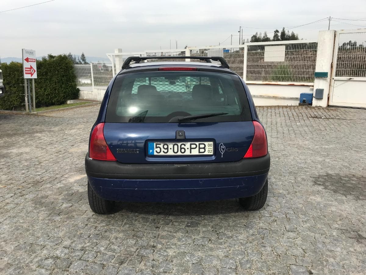 Renault Clio · Ano 2000 — imagen 7