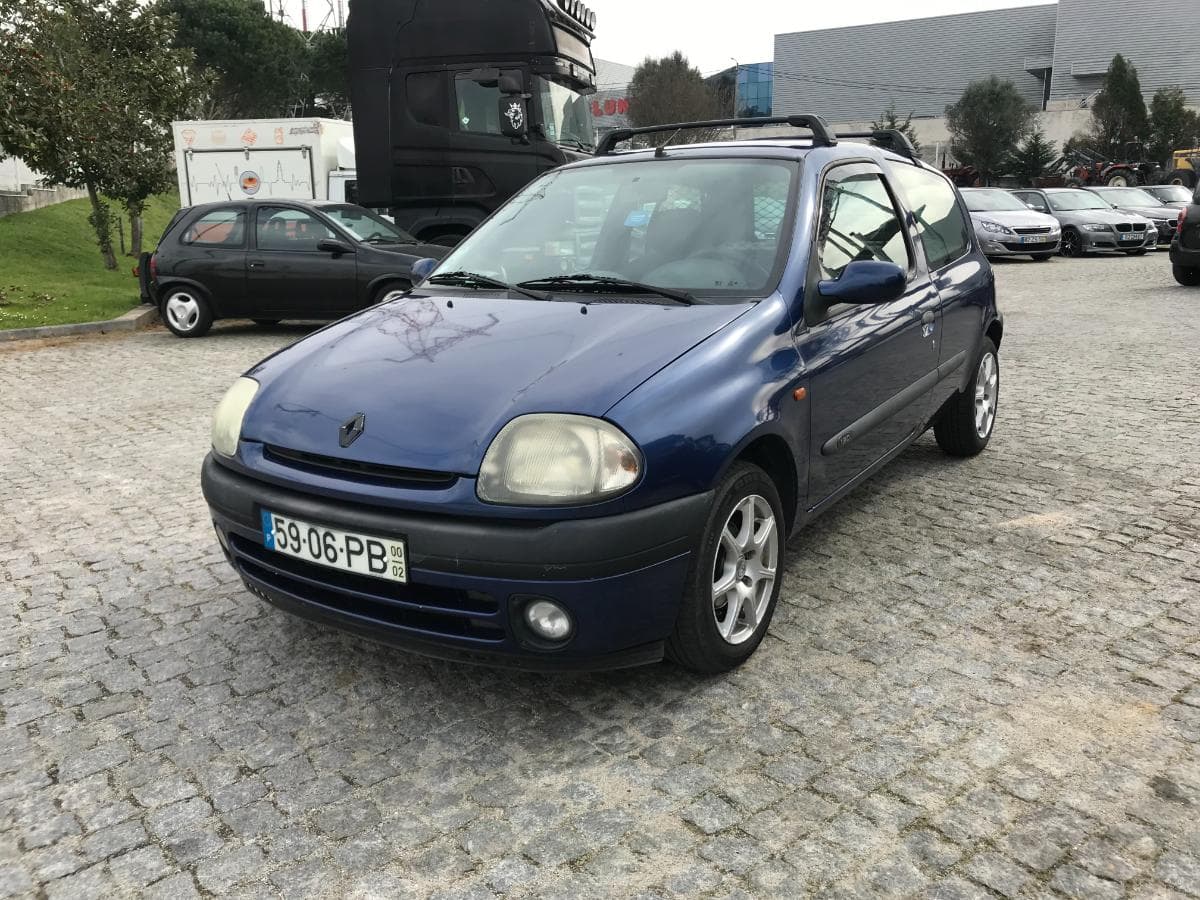 Renault Clio · Ano 2000 — imagen 5