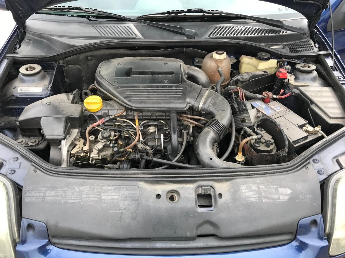 Renault Clio · Ano 2000 — imagen 3