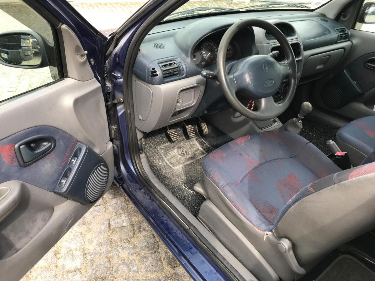 Renault Clio · Ano 2000 — imagen 20