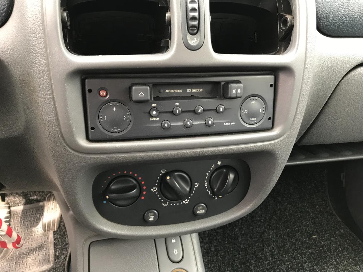 Renault Clio · Ano 2000 — imagen 27