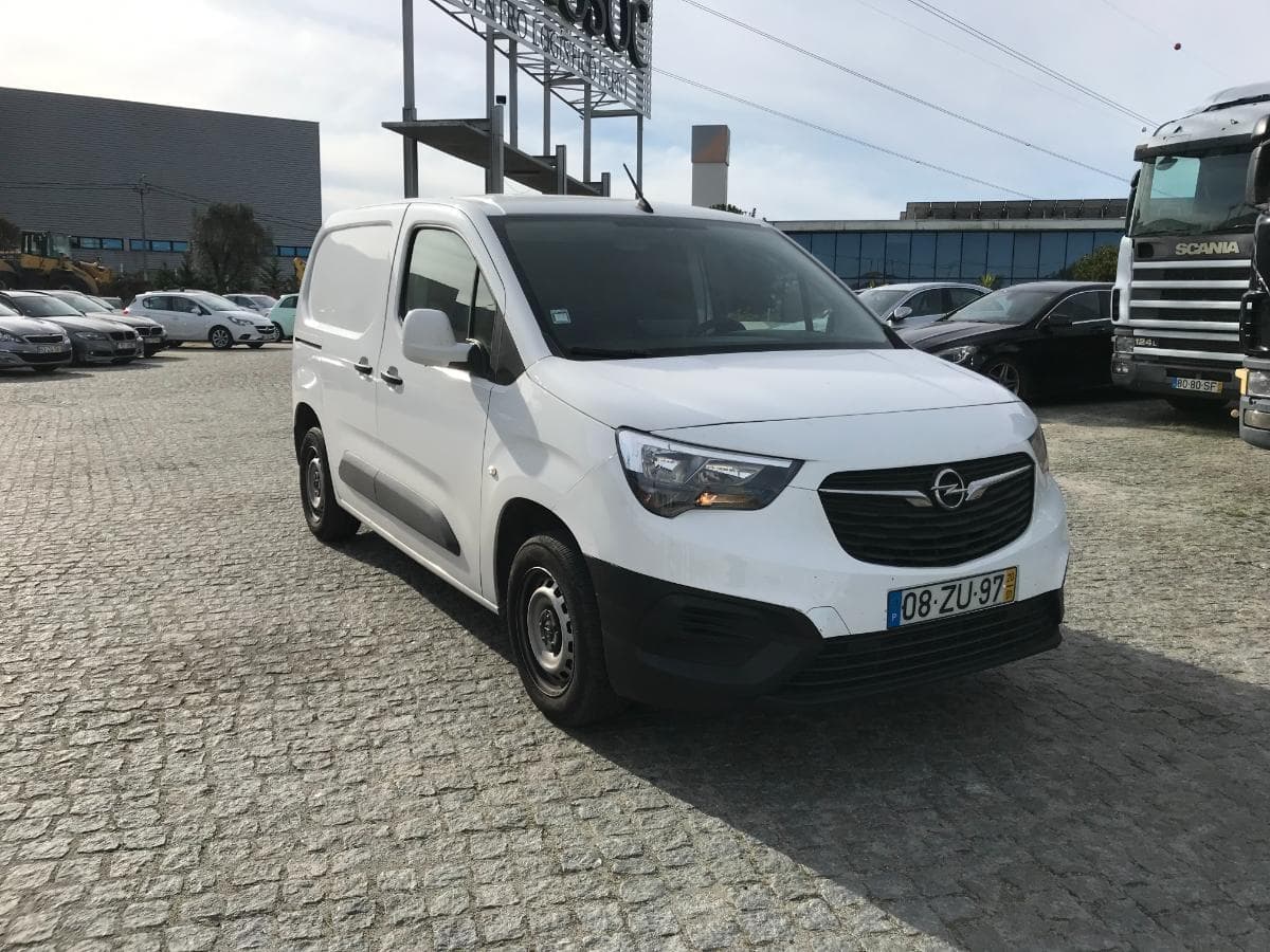 Opel Combo 1.5D · Ano 2020 — imagem 1