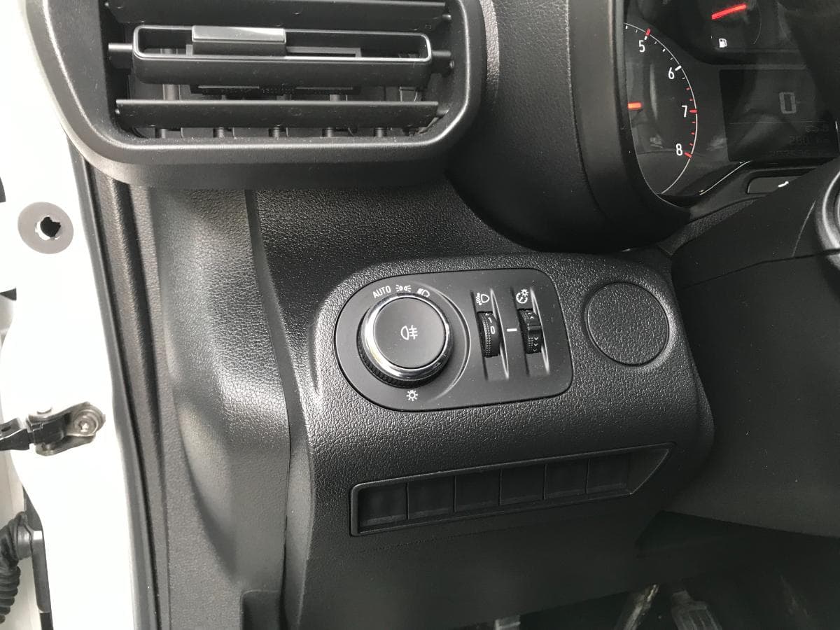 Opel Combo 1.5D · Ano 2020 — imagem 27