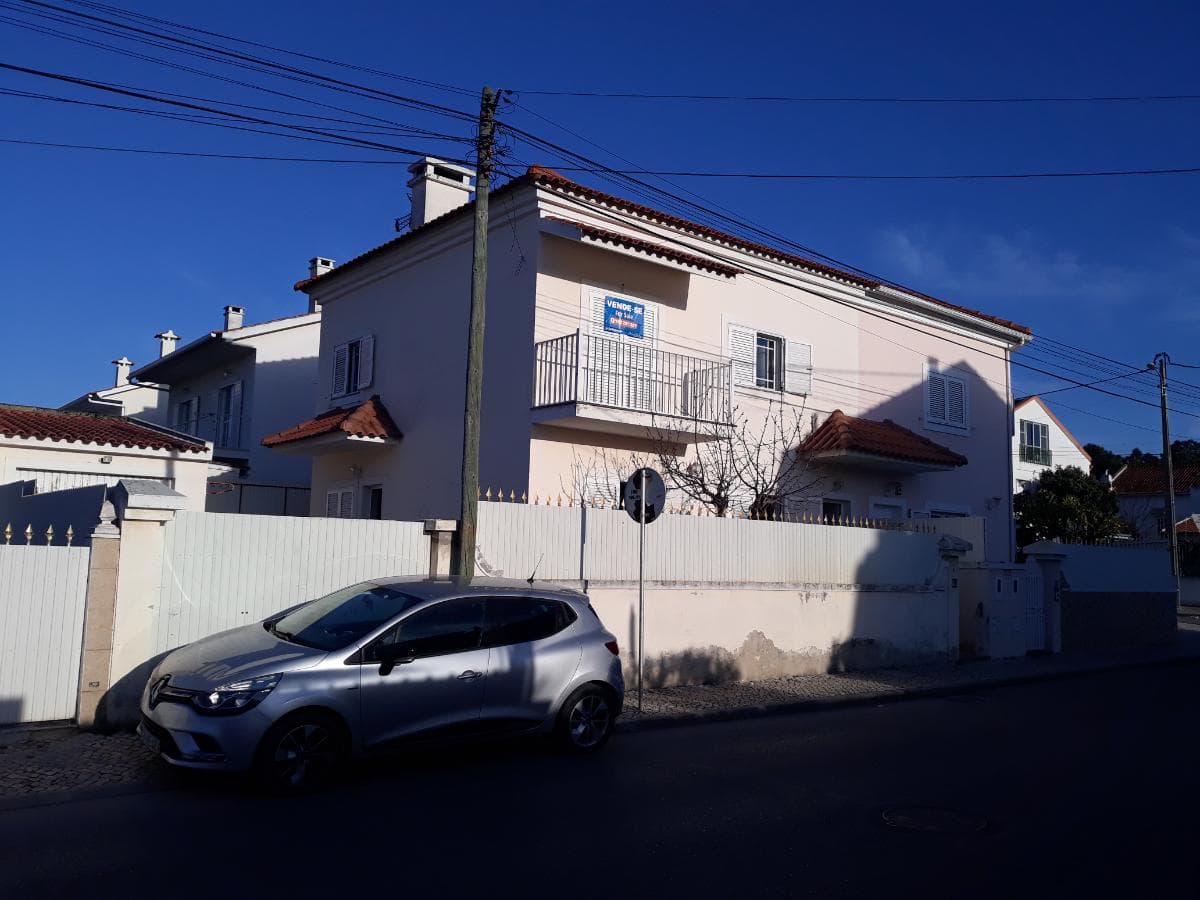 Moradia V3 · Sesimbra — image 1