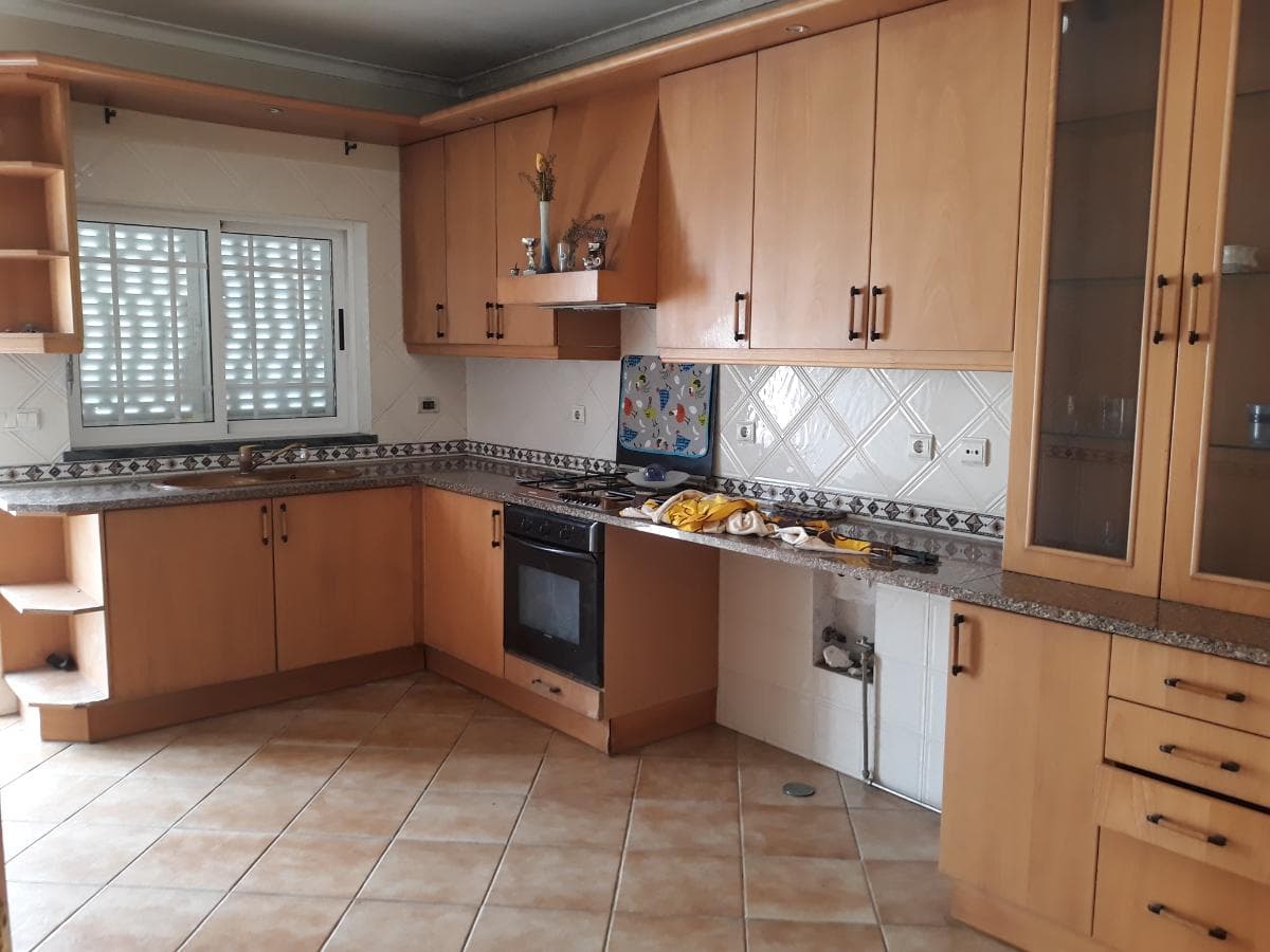 Moradia V3 · Sesimbra — image 2
