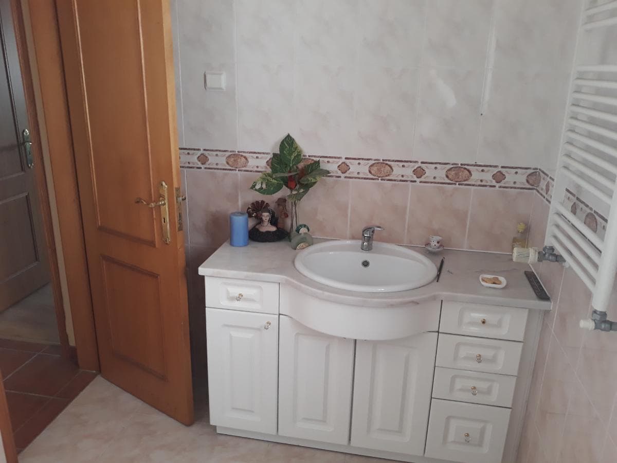 Moradia V3 · Sesimbra — image 15