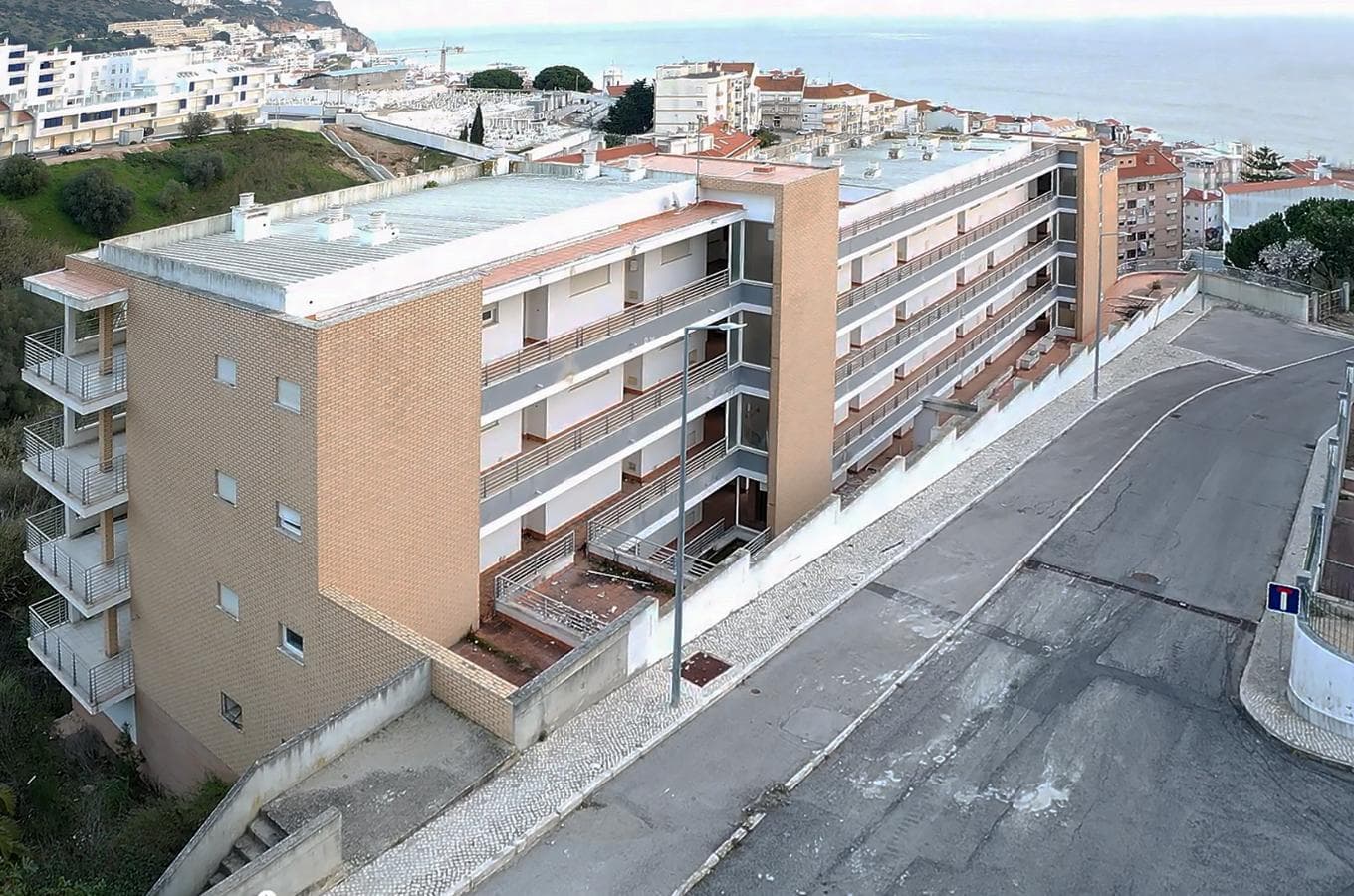 Empreendimento Habitacional · Condomínio Privado com piscina · Sesimbra — imagen 1