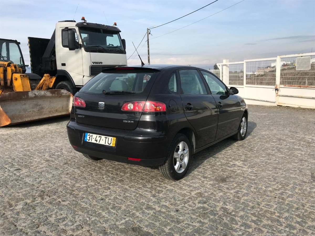 Seat Ibiza 1.2 · Ano 2002 — imagem 4