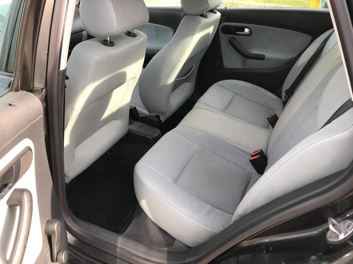 Seat Ibiza 1.2 · Ano 2002 — imagem 8