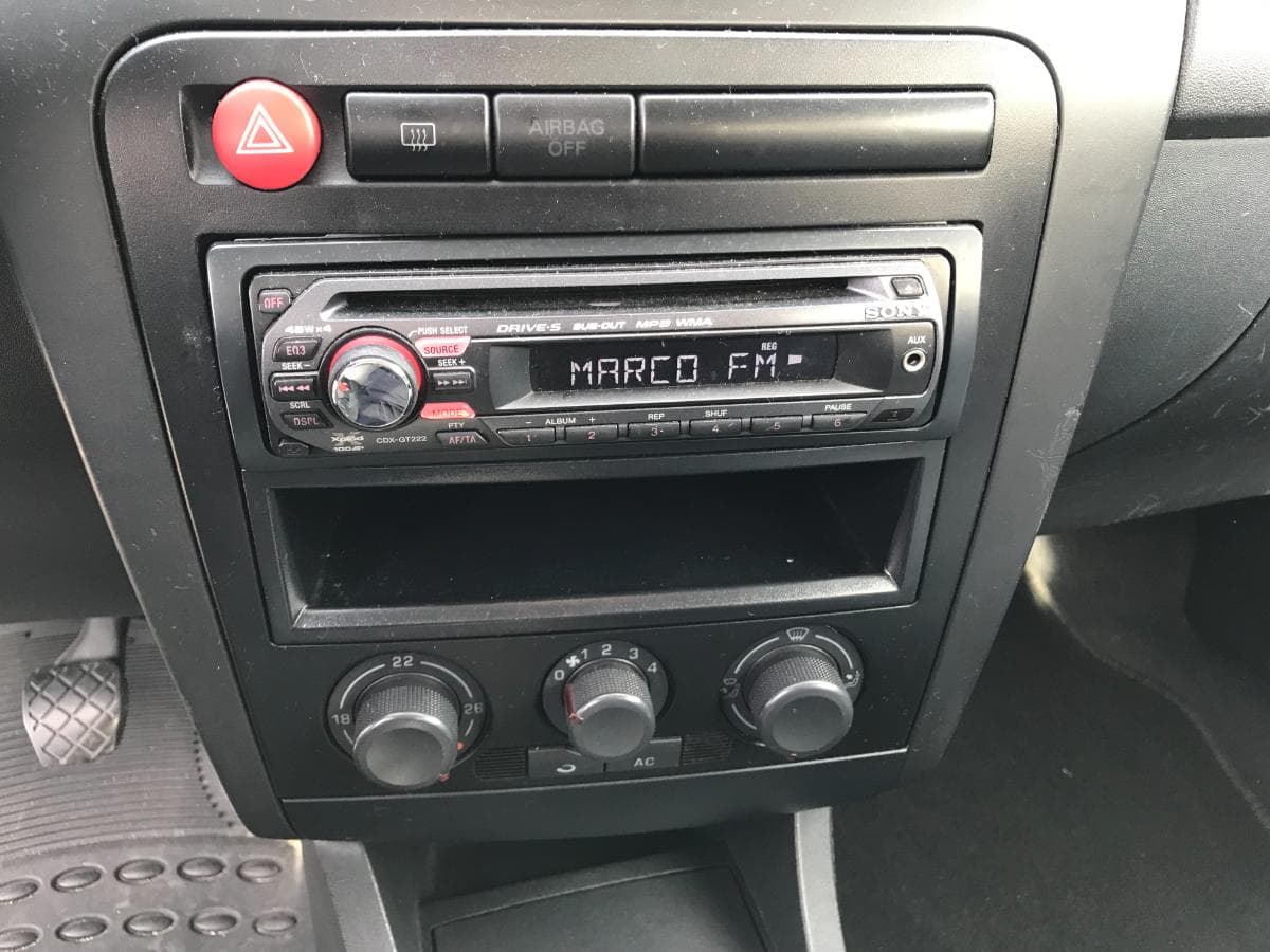 Seat Ibiza 1.2 · Ano 2002 — imagem 13