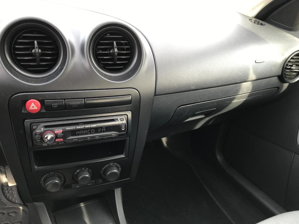Seat Ibiza 1.2 · Ano 2002 — imagem 14