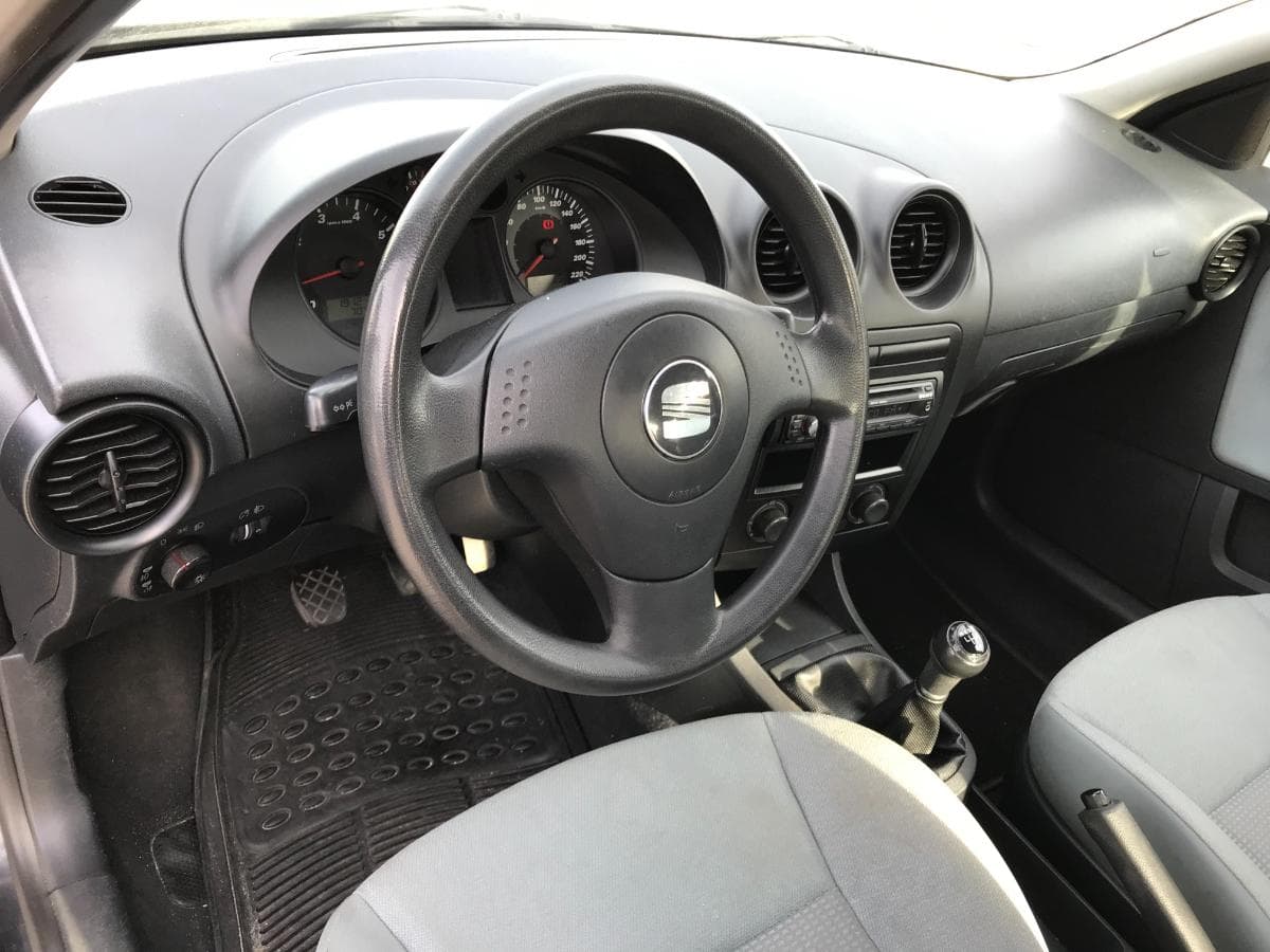 Seat Ibiza 1.2 · Ano 2002 — imagem 10