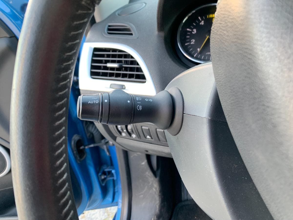 Renault Mégane 1.5 DCI · Ano 2012 — imagem 17