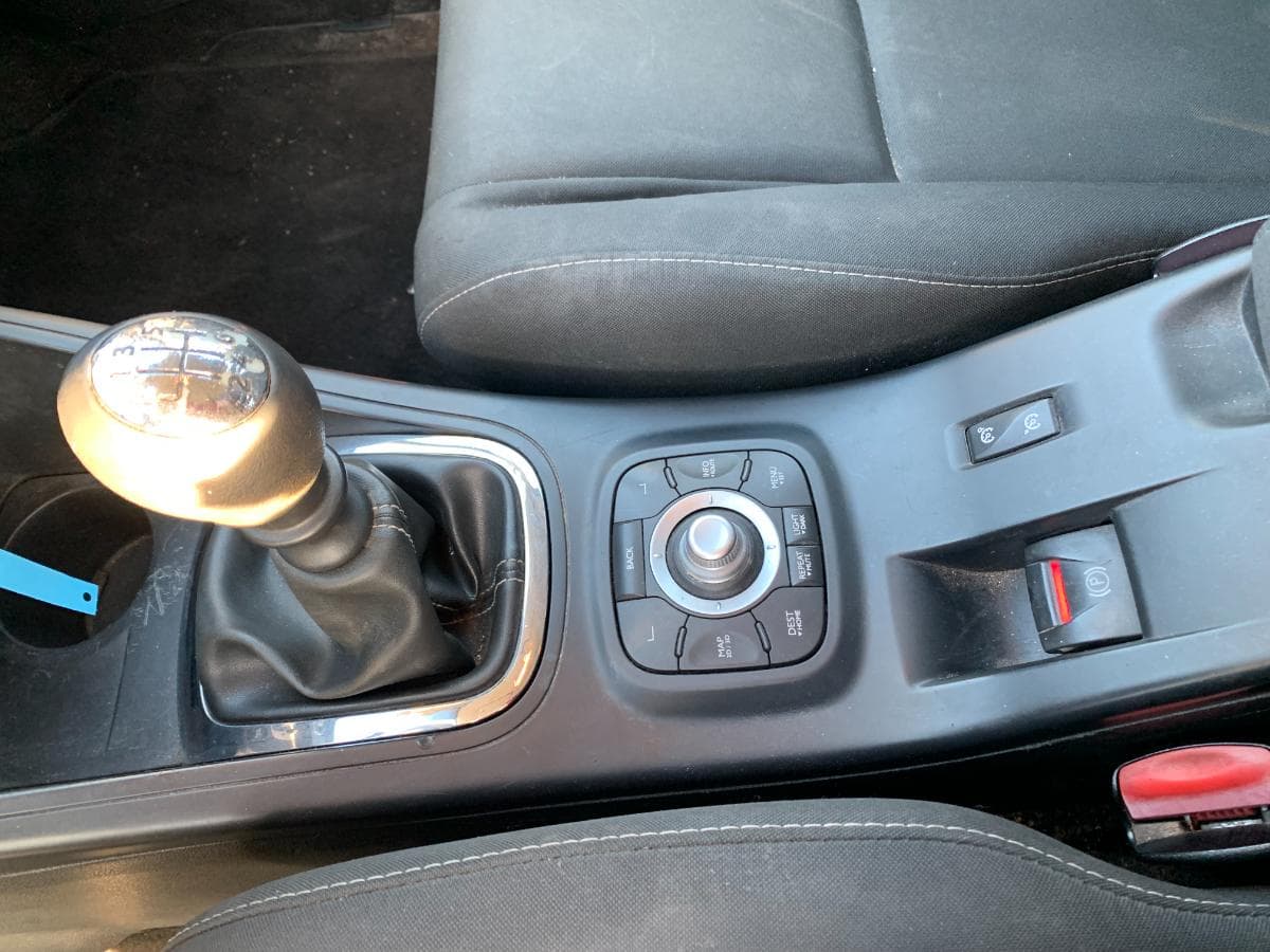 Renault Mégane 1.5 DCI · Ano 2012 — imagem 18