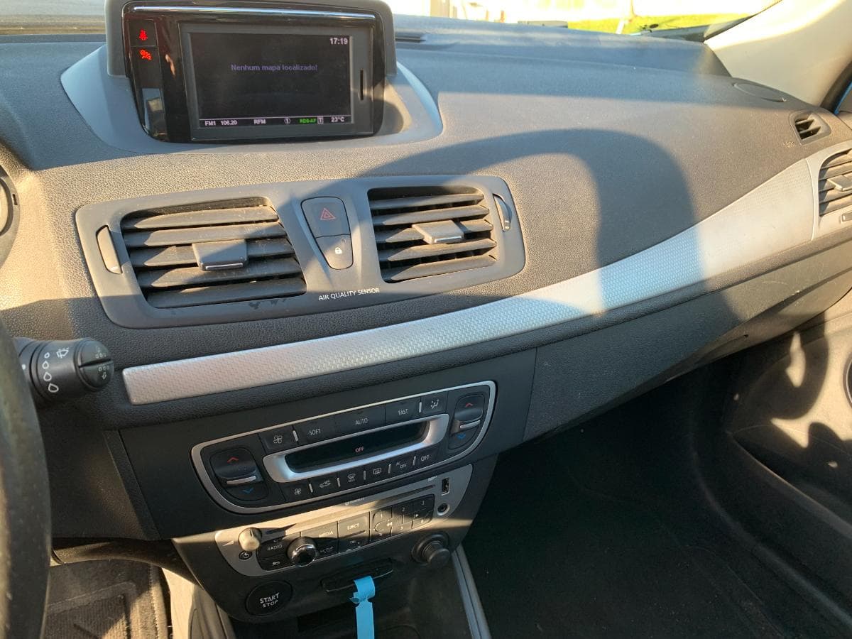 Renault Mégane 1.5 DCI · Ano 2012 — imagem 25