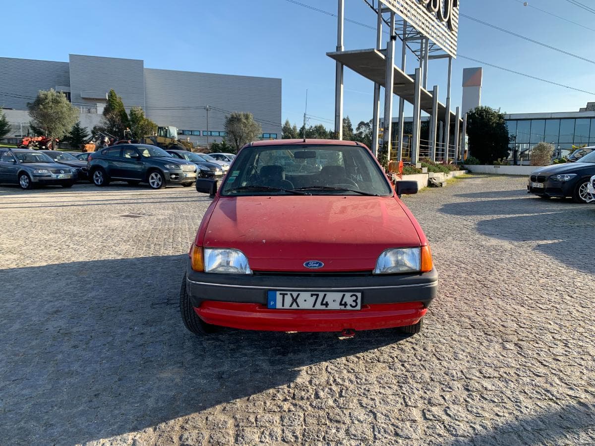 Ford Fiesta 1.1 · Ano 1991 — image 2