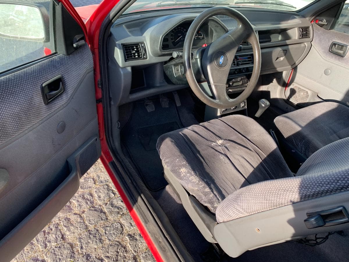 Ford Fiesta 1.1 · Ano 1991 — image 15