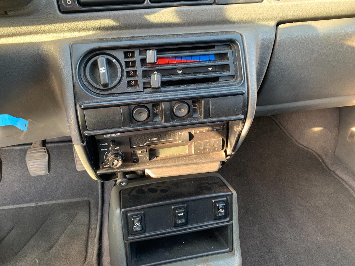 Ford Fiesta 1.1 · Ano 1991 — image 21