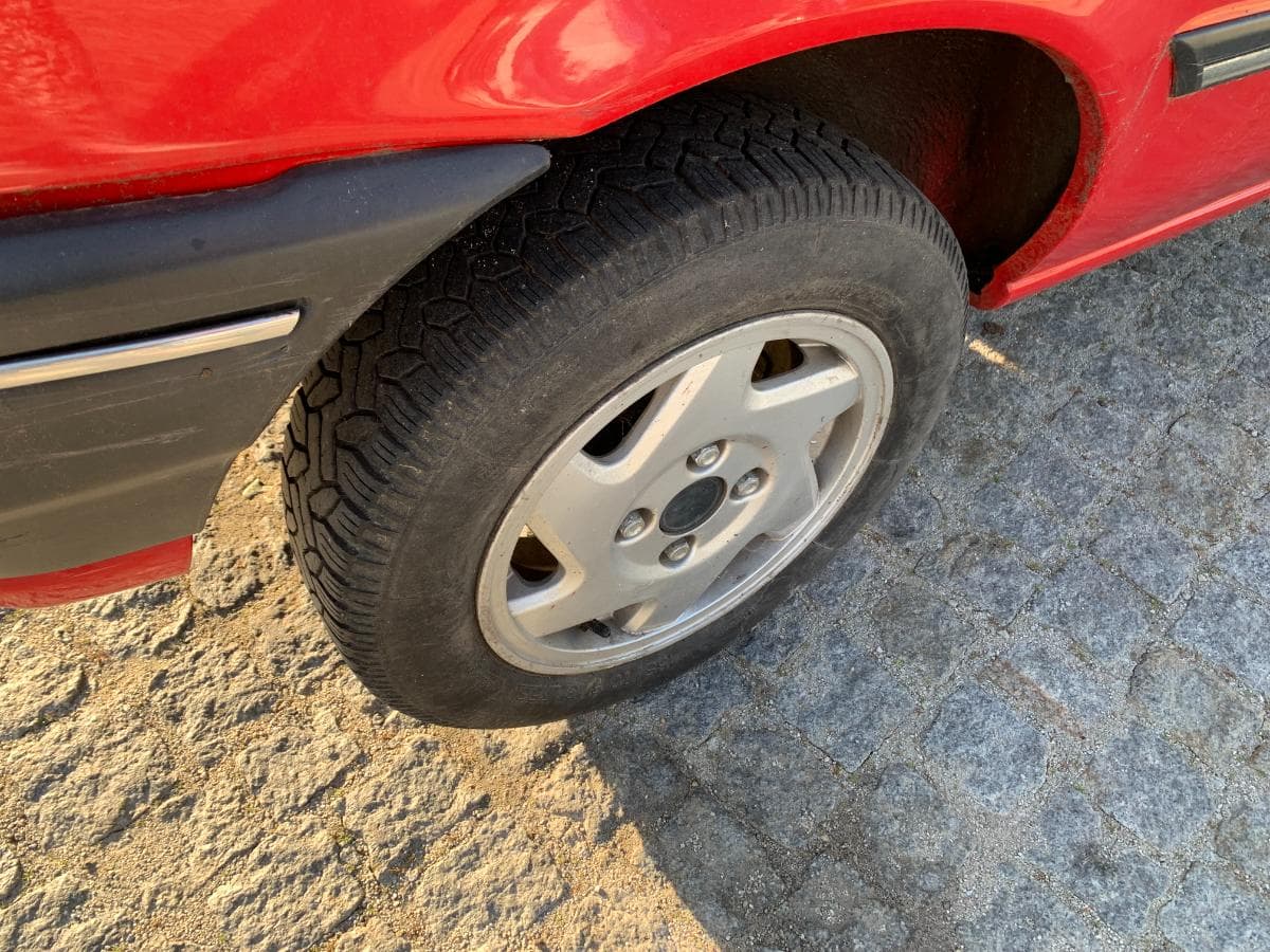 Ford Fiesta 1.1 · Ano 1991 — image 12
