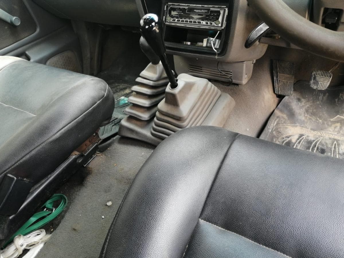 Nissan Hardbody · — image 12