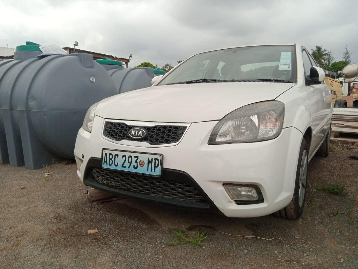 Kia Rio ·