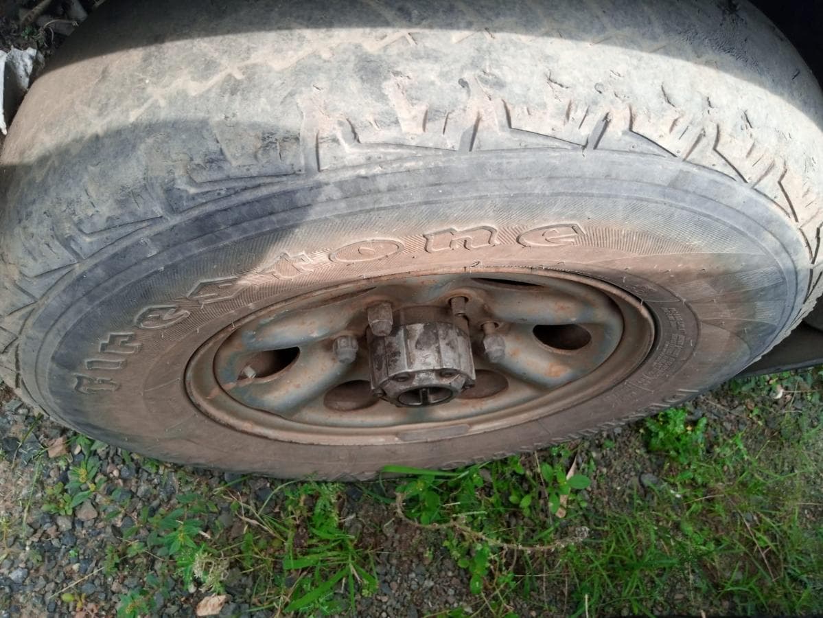 Nissan Hardbody · — imagem 3