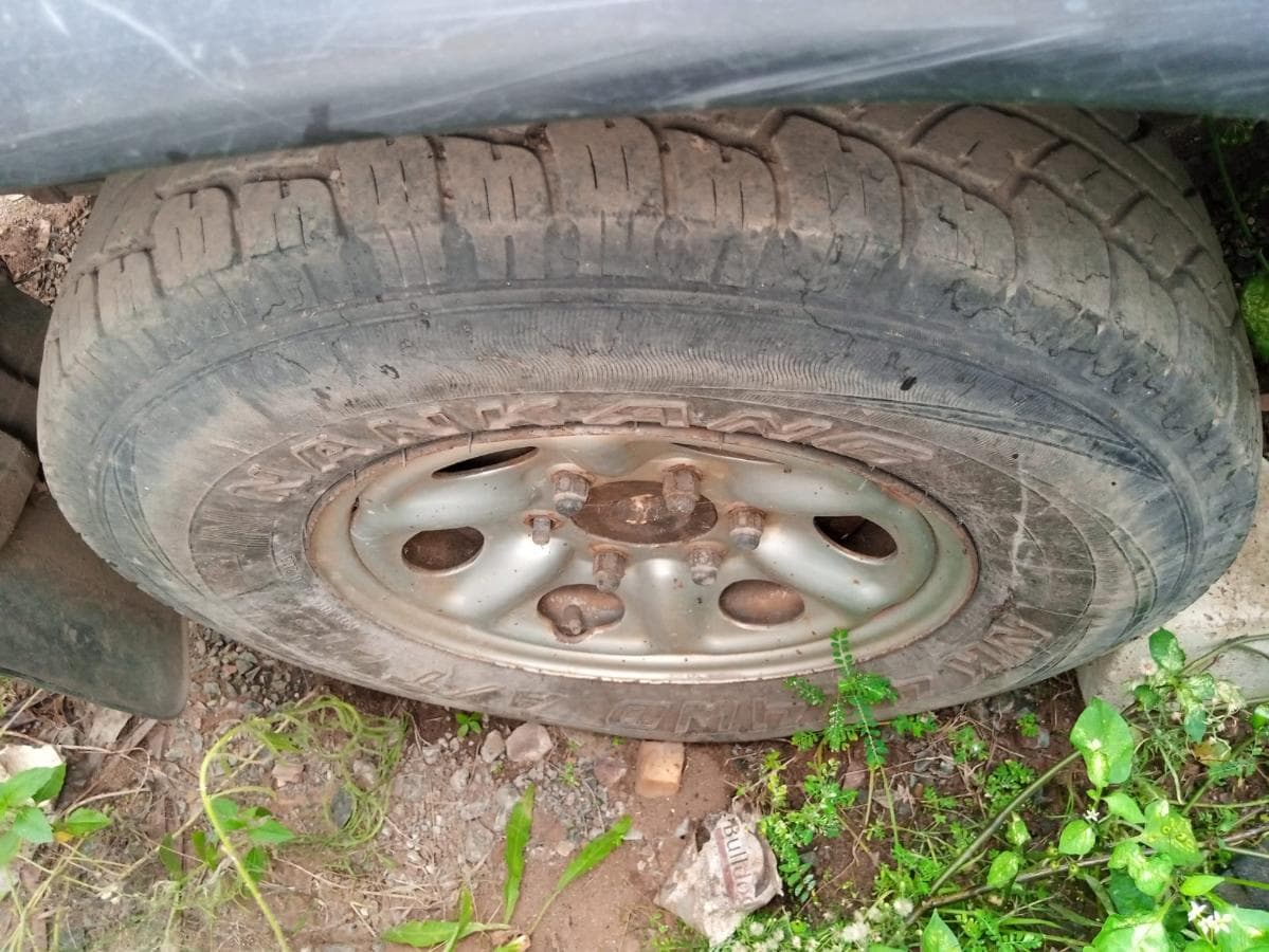 Nissan Hardbody · — imagem 6