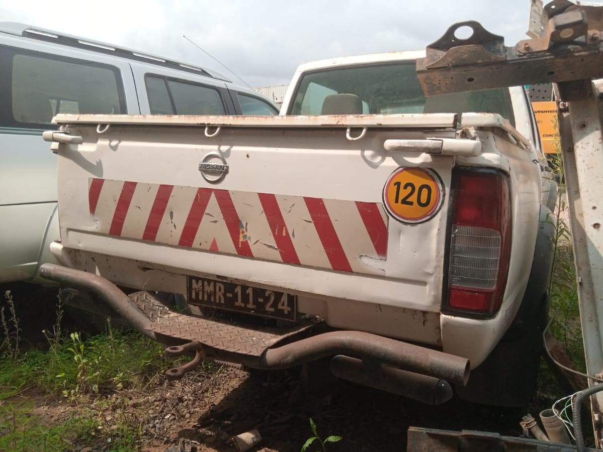 Nissan Hardbody · — imagem 9