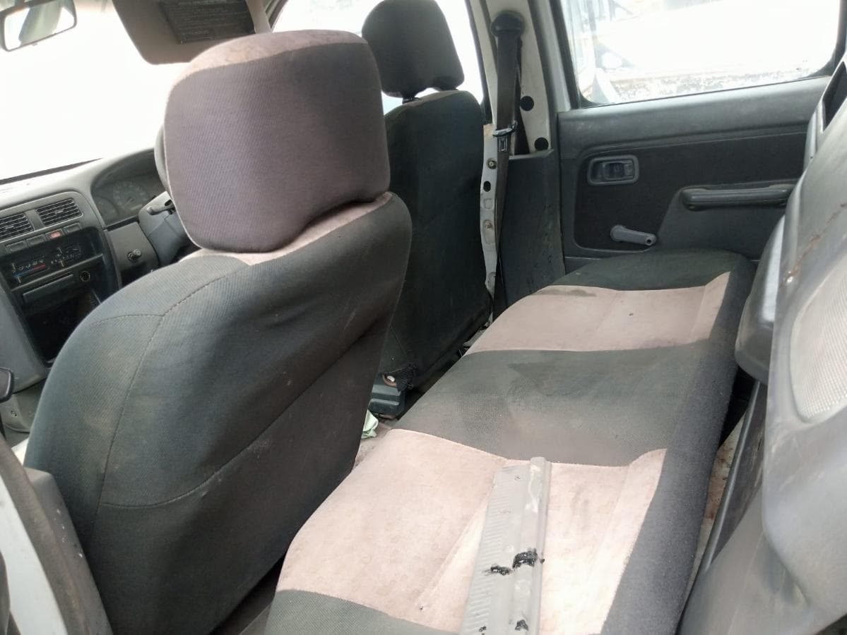 Nissan Hardbody · — imagem 10