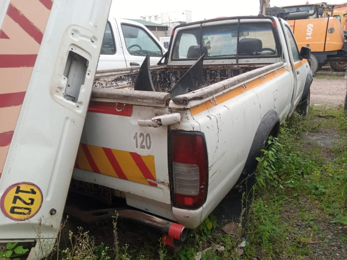 Nissan Hardbody · — imagem 5