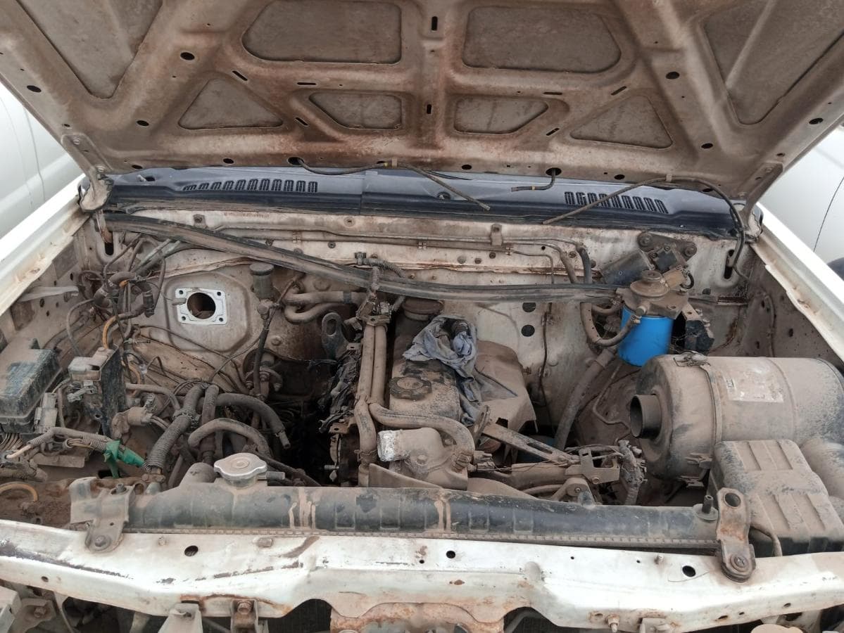 Nissan Hardbody · — imagem 10