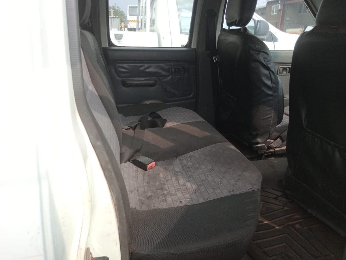 Nissan Hardbody · — imagen 5