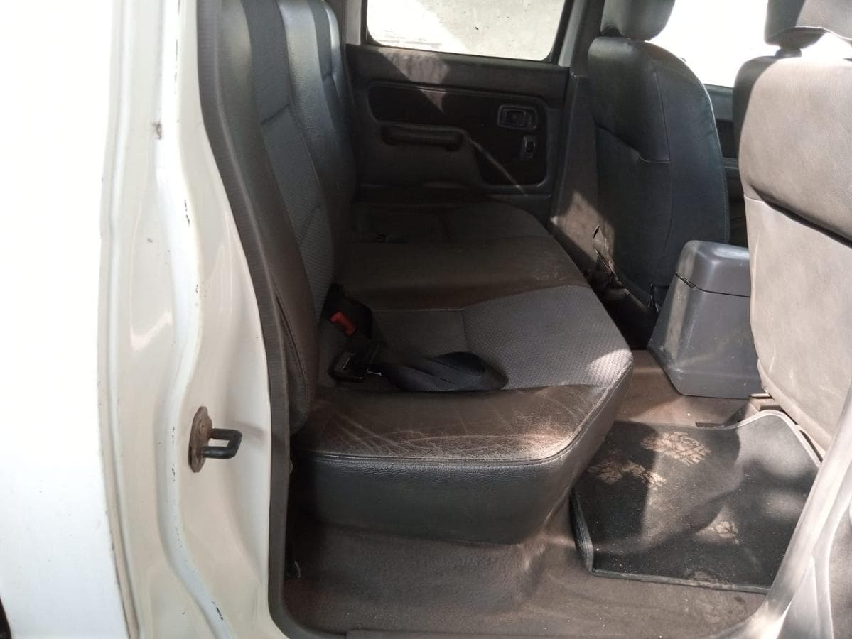 Nissan Hardbody · — imagem 5